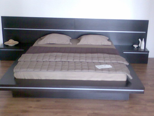 Postele